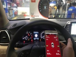 cam-bien-ap-suat-lop-theo-xe-ellisafe-i3-hien-thi-odo-quan-ly-bang-dien-thoai 2